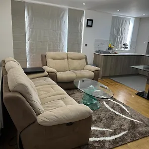 3 Bedrooms And 2 Bathrooms Flat Apartment