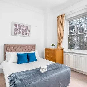 Comfort And Space In Canary Wharf With Easy Access To Excel, O2 Arena And Airport Apartment *