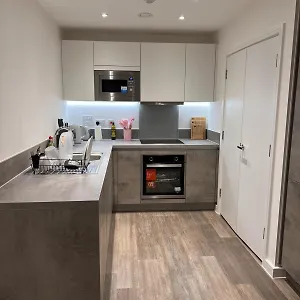 Wharf Side One Bed Apartment Barking (Greater London)