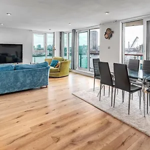 Apartment Amazing 2 Bedrooms With River Views For 6 People London