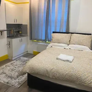 2 Guests - 20 Minutes To Apartment London