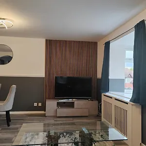 Domasi Flat In New Cross Apartment