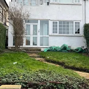 Holiday home Christian Fields London