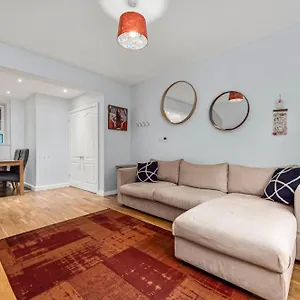 Apartment Stunning Modern 2 Bed Near Eye *