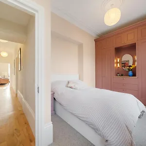 Apartment Spacious & Luxurious 2-bedroom Edwardian *