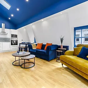 Bright And Spacious 2 Bed In * London
