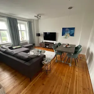 Cosmopolitan Comfort Stylish Flat Apartment