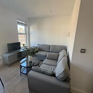 Superb 2-bed-flat 3 Southwell *