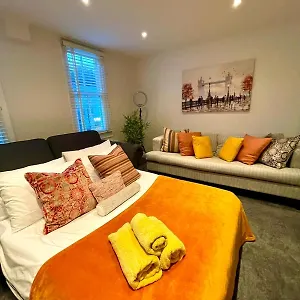 1 Bedroom Flat In Knightsbridge *