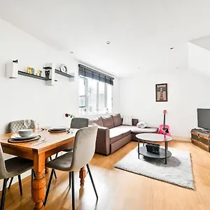 Bridge, Borough Market Apartment *