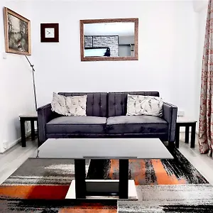 Maitland Luxury 2 Bedroom Greenwich With Good Living Space Sleeps 5 Guest- 1 Minute From Greenwich Dlr Station * London