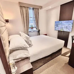 En-suite 301 *