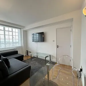 Chelsea ,one Bedroom Apartment