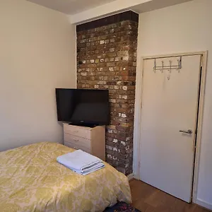 Listed Building Close To River Thames Homestay *