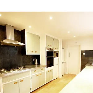 Quiet 5 Bed Vauxhall House With Garden And Roof Terrace *