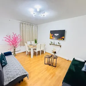 Two Bedroom In Paddington * London