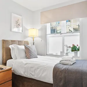 Cosy Clapham Retreat - 2 Min Walk To Tube
