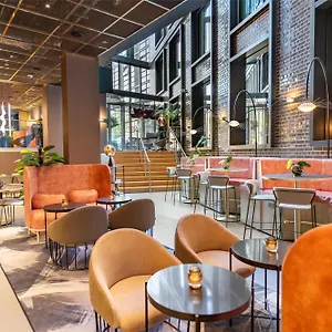 Hotel Yotel 4*