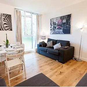 Bayswater Apartment *