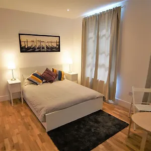 Ifield Road By Mayfair Londra