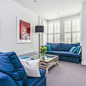 Elegant Shepherds Bush By Kensington Olympia By Underthedoormat Apartment