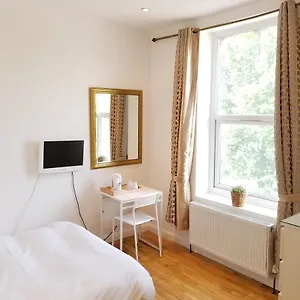 Full House Inn 2*