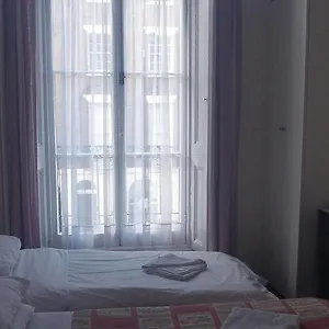 Lynton 3* London