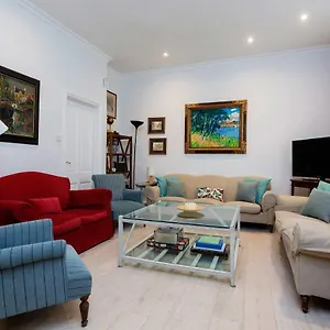 Veeve - A Kensington Mews *