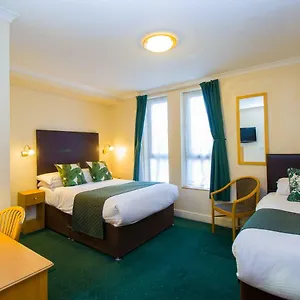 Town 3* London