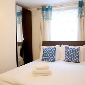 Oyo Home Kings Cross-St Pancras Garden 4 Bedroom London