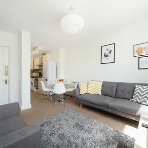 2 Bed Cosy In Fitzrovia Free Wifi By Aparts Apartment *