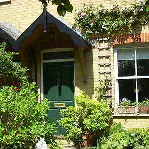 Old Station Gardens, Sw London *