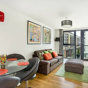 Beautiful, Secure, 2-bedroom Canal-side Apartment *